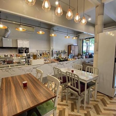 Oyo 480 Lemon Siam Hostel Bangkok Exterior photo