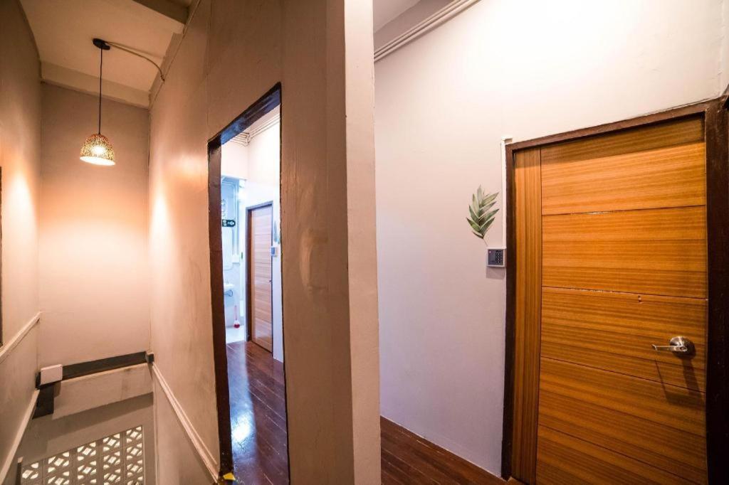 Oyo 480 Lemon Siam Hostel Bangkok Exterior photo